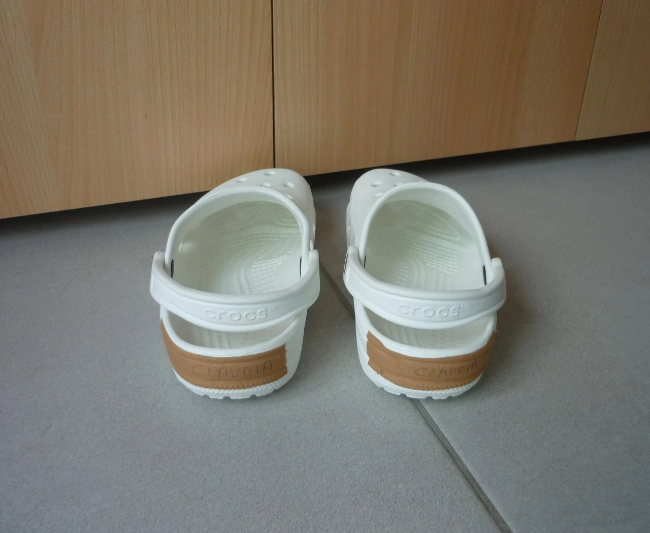Sapatilhas Crocs brancas clogs clássicos plataforma sapatos instepes Tamanho 36-37 – photo 6